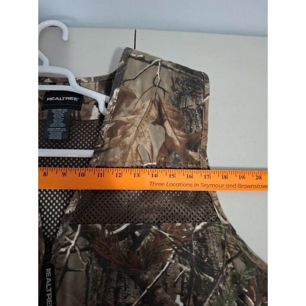 Realtree Men's XL/ 2XL Real Tree Camo Mesh Hunting Vest w/ Utility Pockets - Picture 9 of 14
